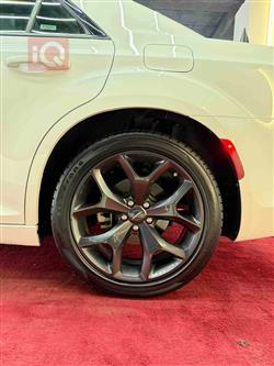 کرایسلەر 300